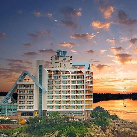 Mohang Haenaru Family Hotel Buan Exterior foto