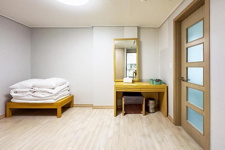 Mohang Haenaru Family Hotel Buan Cameră foto