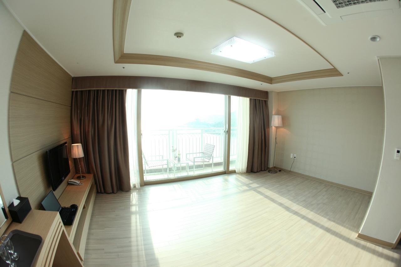 Mohang Haenaru Family Hotel Buan Exterior foto